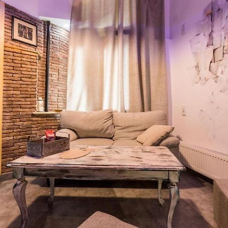 Aquarium Apartment Тбилиси Екстериор снимка