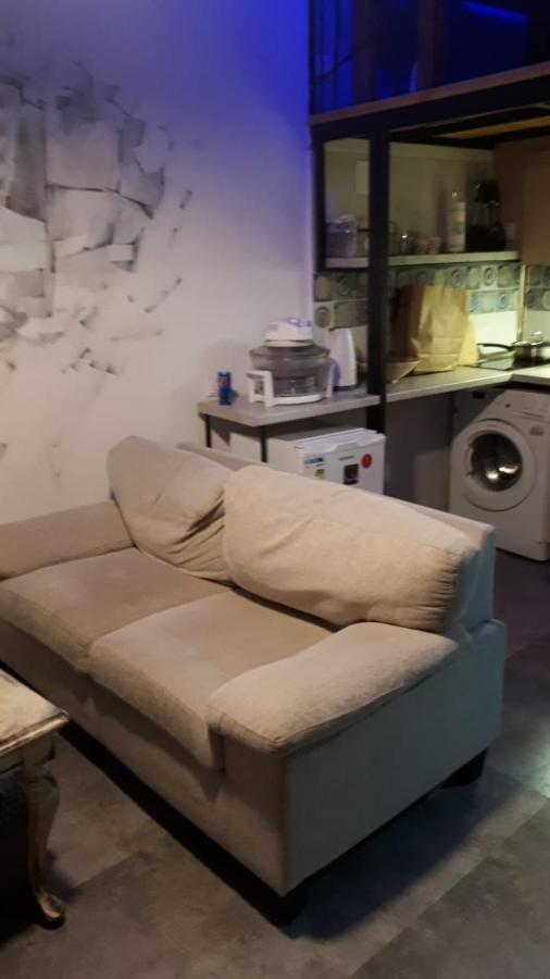 Aquarium Apartment Тбилиси Екстериор снимка