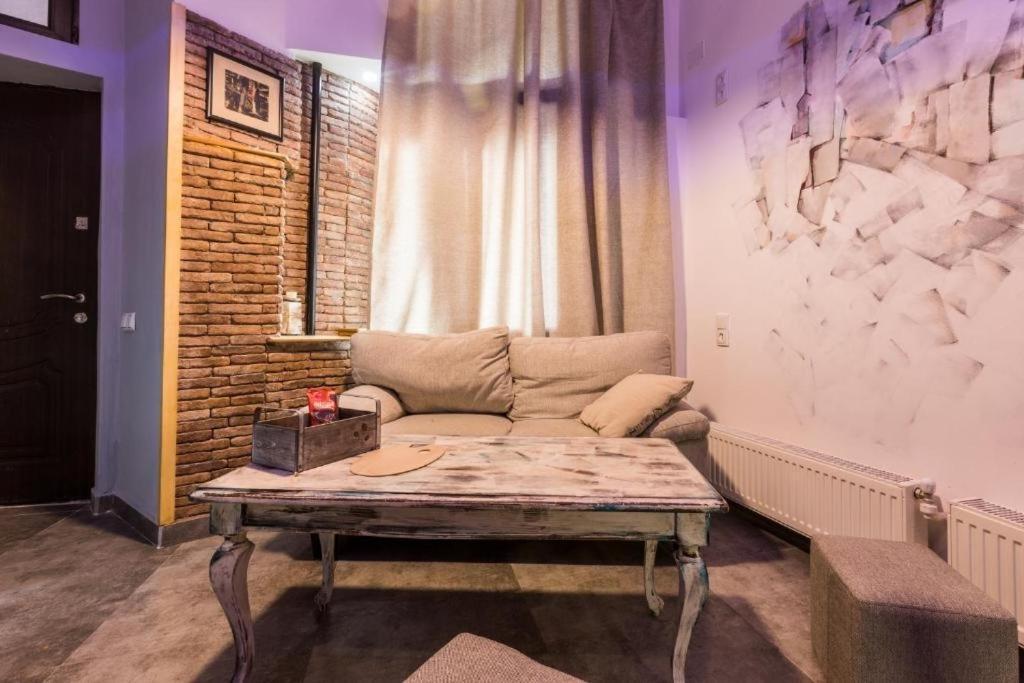 Aquarium Apartment Тбилиси Екстериор снимка