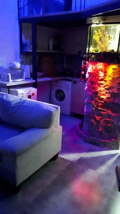 Aquarium Apartment Тбилиси Екстериор снимка